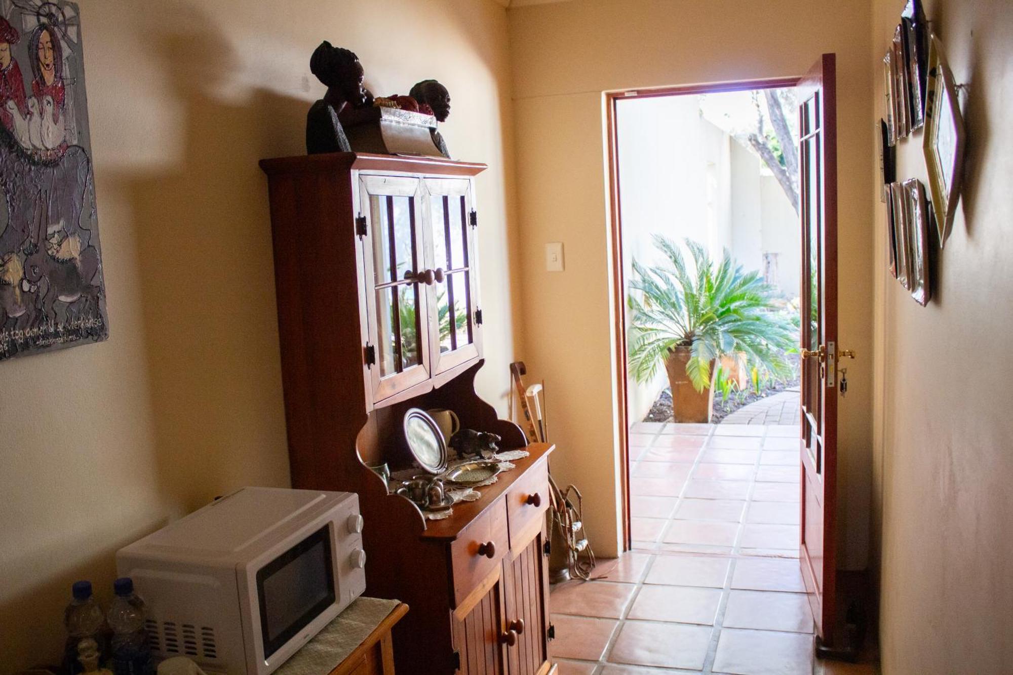 De Oude Yotclub Bed and Breakfast Oudtshoorn Δωμάτιο φωτογραφία